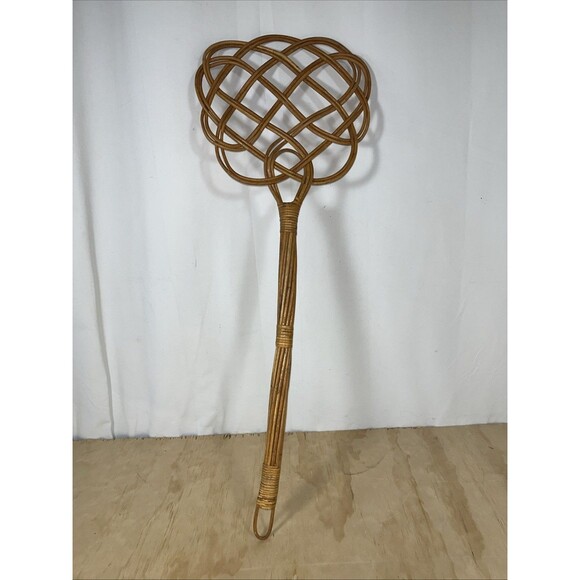 Vtg Rattan Rug Carpet Beater Wicker Decorative Kitchenalia Decorate Wall Hanger - Picture 1 of 6